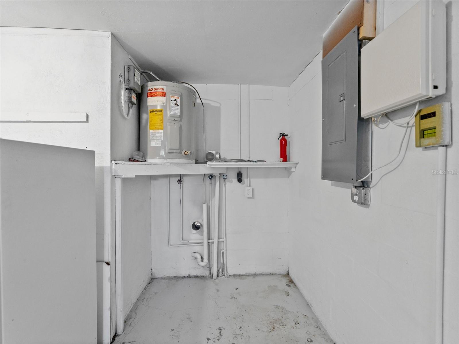 COLONIAL HILLS - Residential