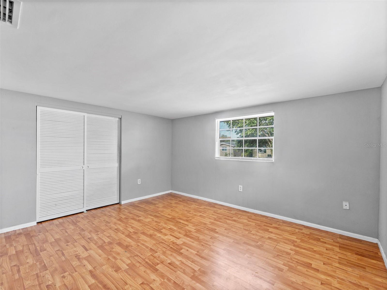 COLONIAL HILLS - Residential