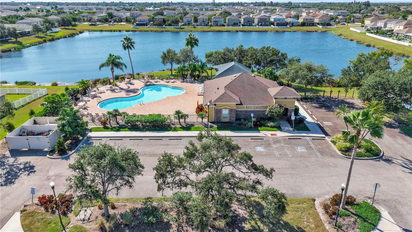 BAHIA LAKES PH 02 - Residential