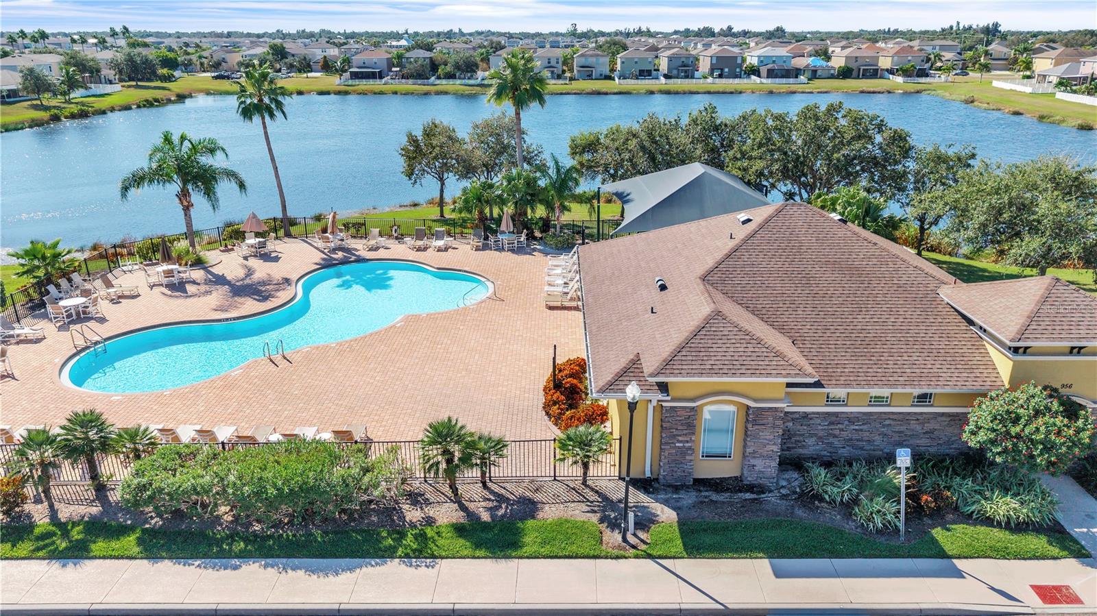 BAHIA LAKES PH 02 - Residential