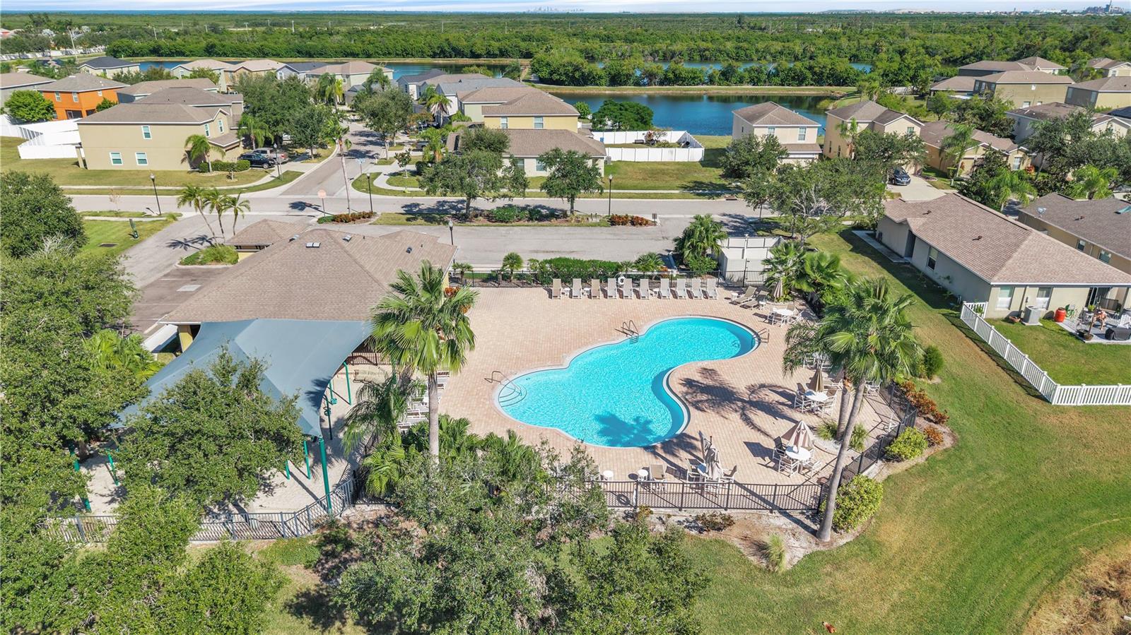 BAHIA LAKES PH 02 - Residential