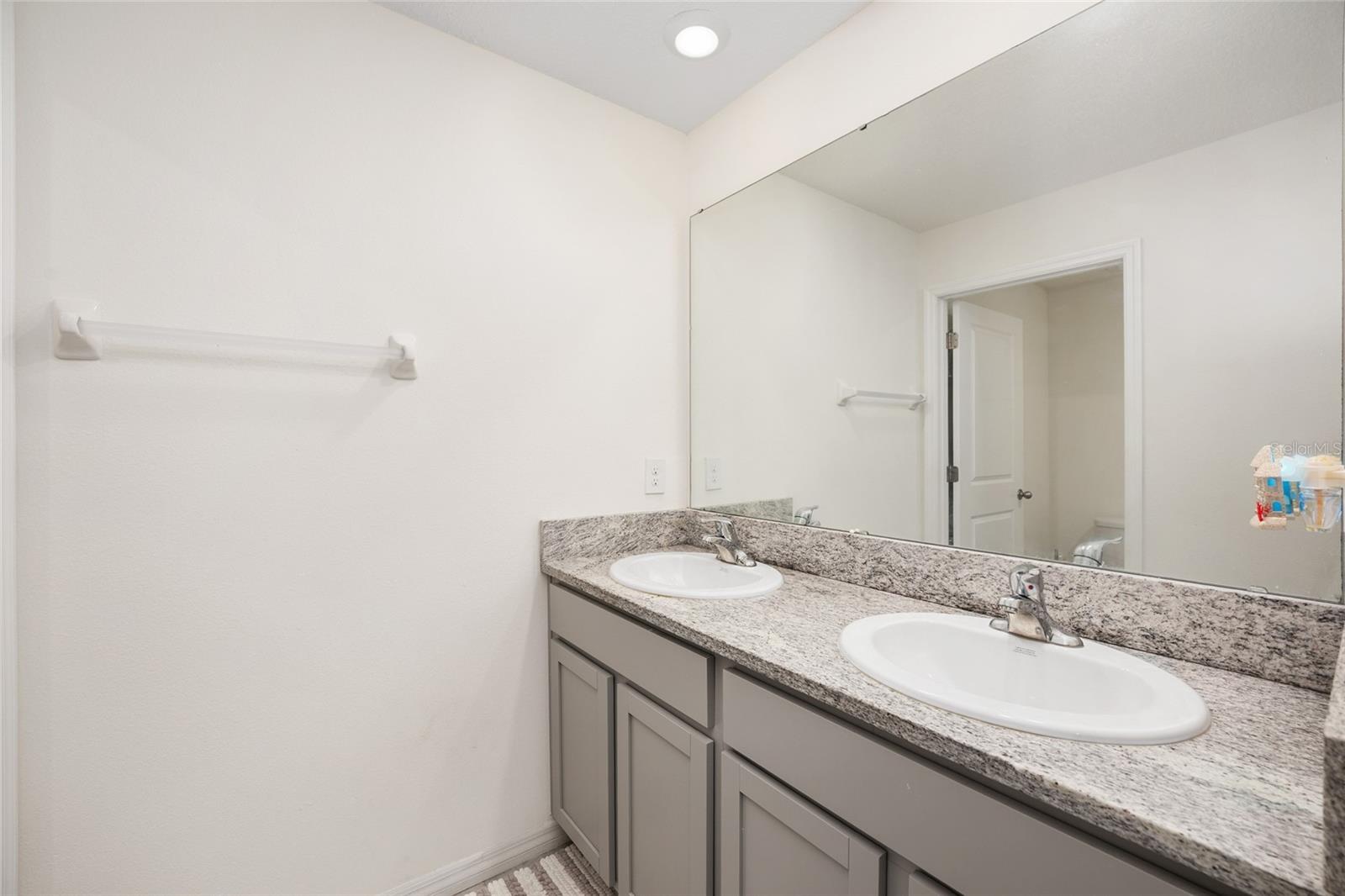 RIDGE AT HEATH BROOK PHASE 1 - Residential