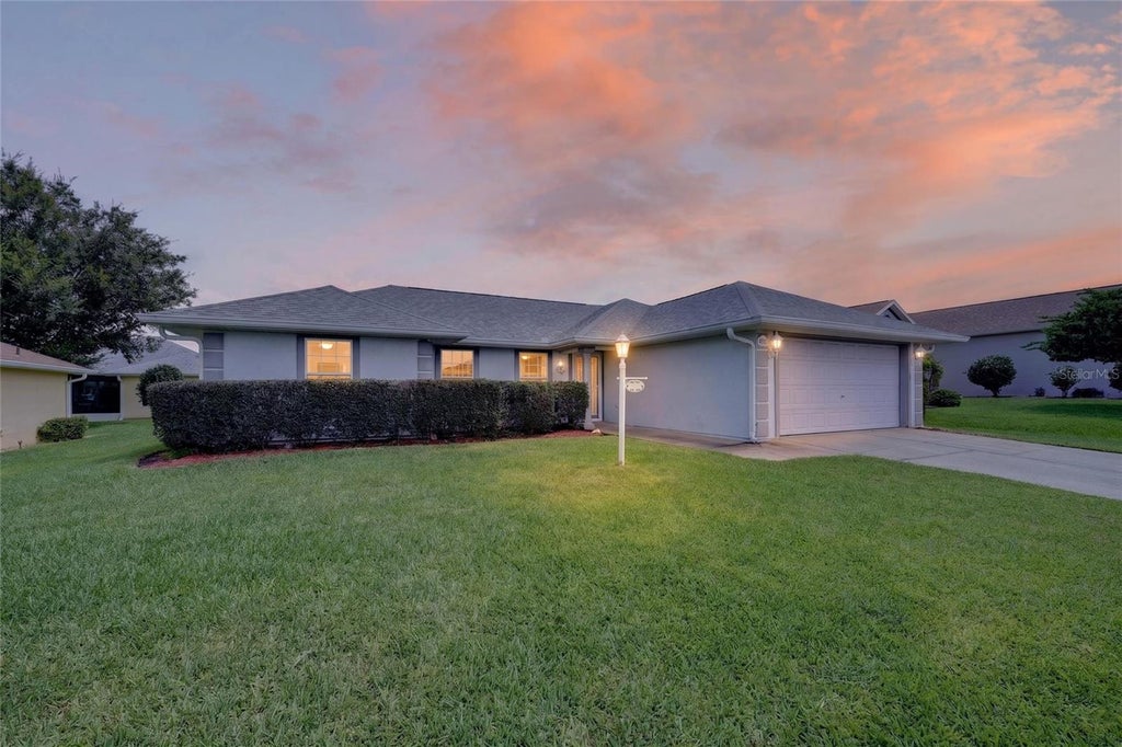 Photo of 17461 SE 110th Court, Summerfield, FL 34491 (MLS # G5117199)