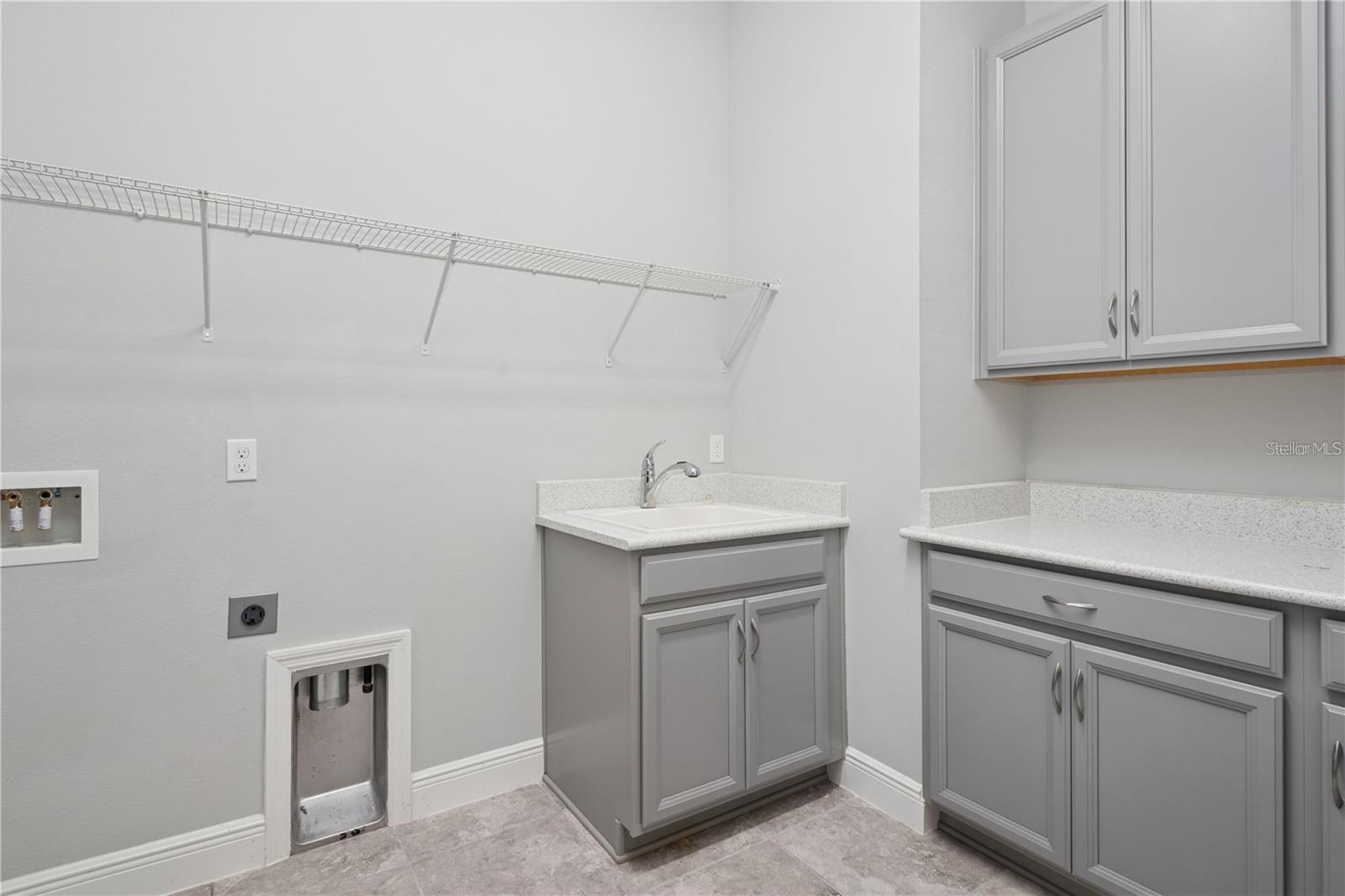 WEST LAKE HANCOCK ESTATES - Residential Lease