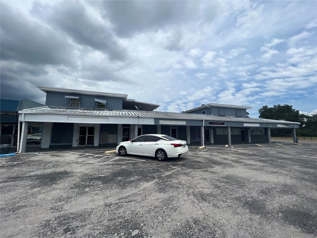 Photo of 1407 N Betty Lane #1411, Clearwater, FL 33755 (MLS # TB8440084)