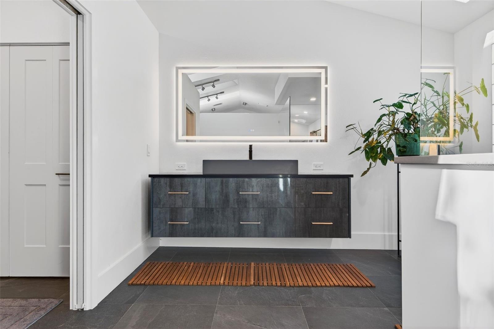 RIVERVIEW LANDINGS - Residential