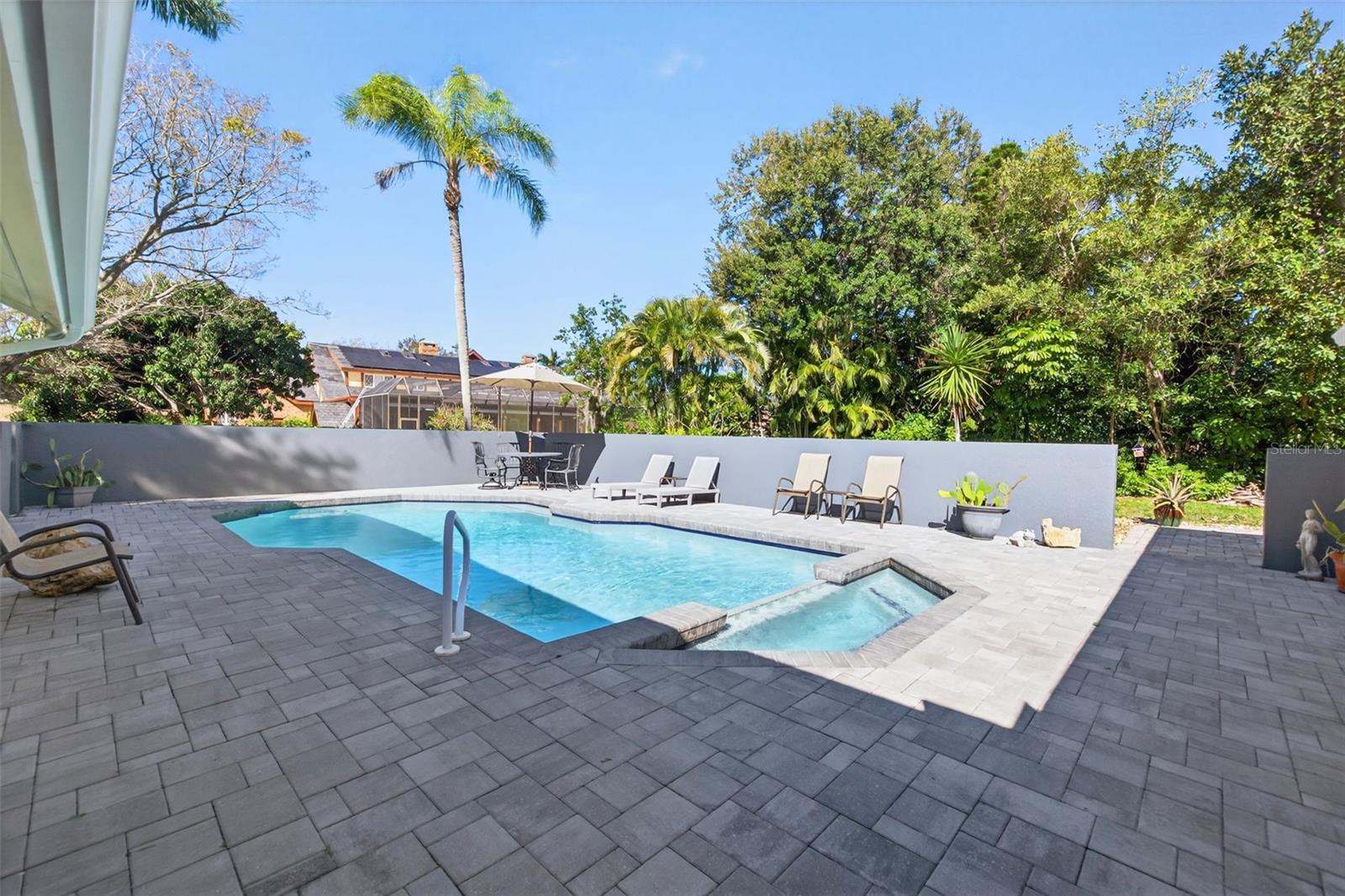 RIVERVIEW LANDINGS - Residential