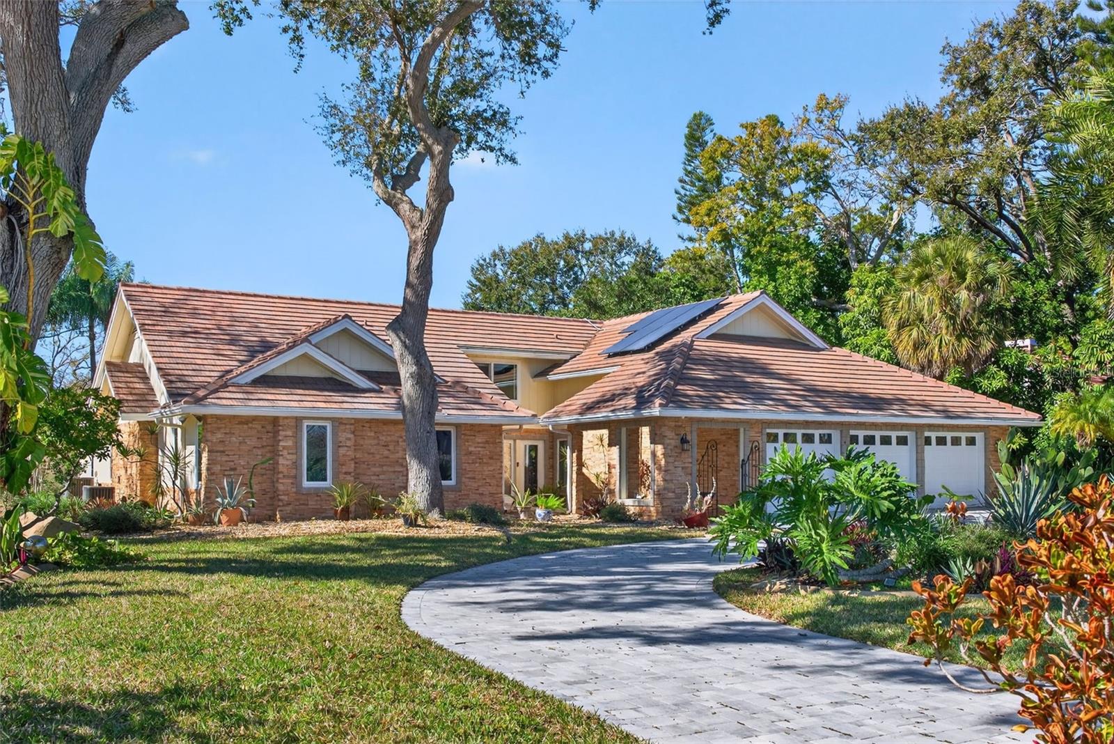 RIVERVIEW LANDINGS - Residential