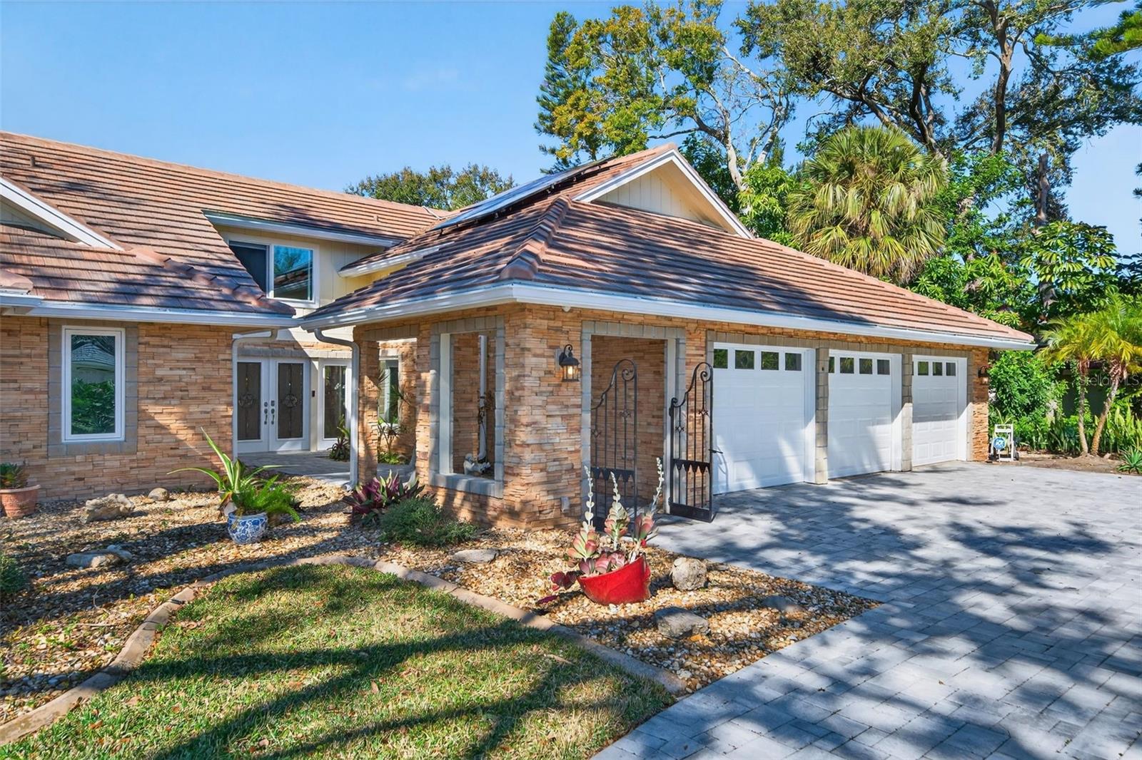 RIVERVIEW LANDINGS - Residential