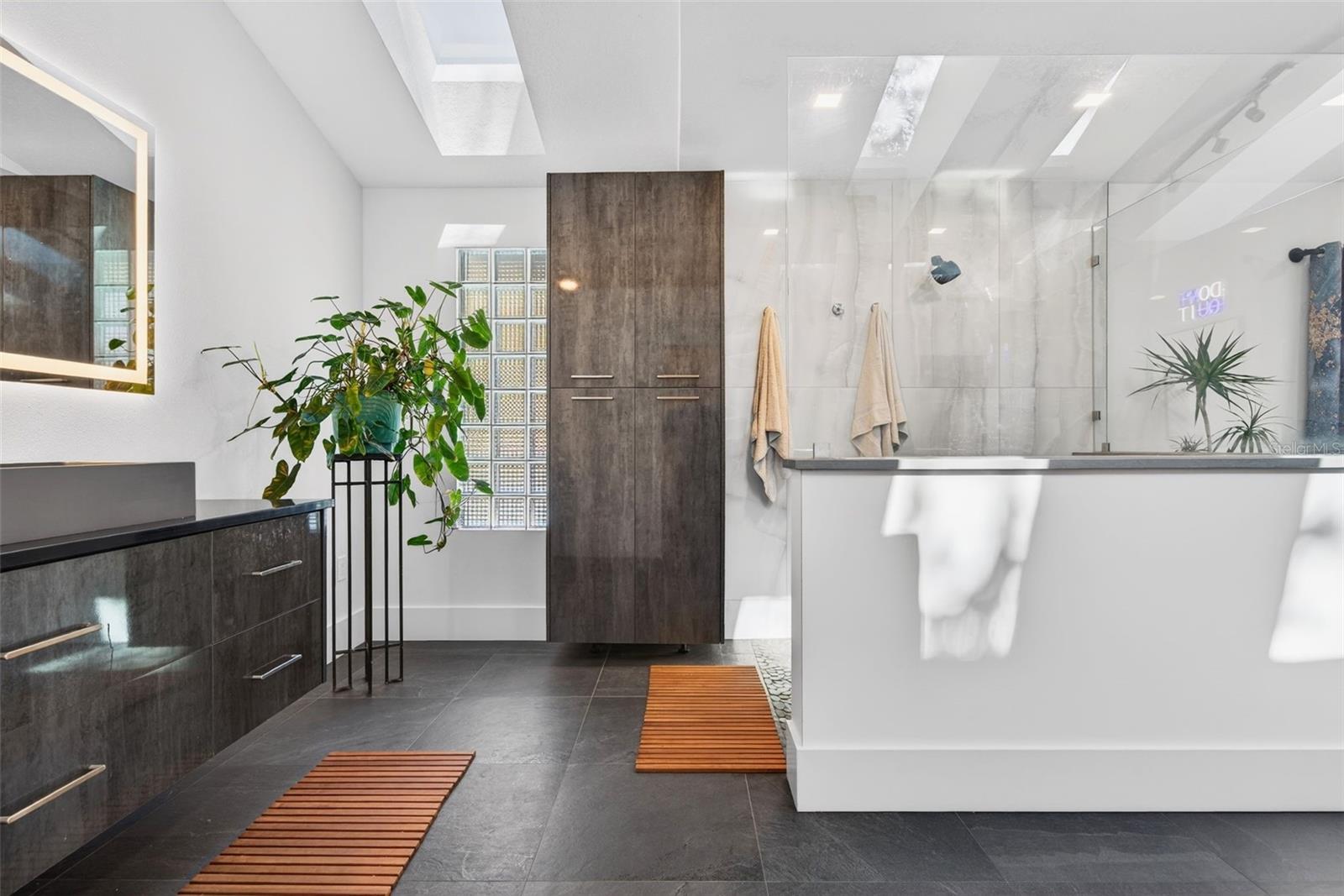 RIVERVIEW LANDINGS - Residential