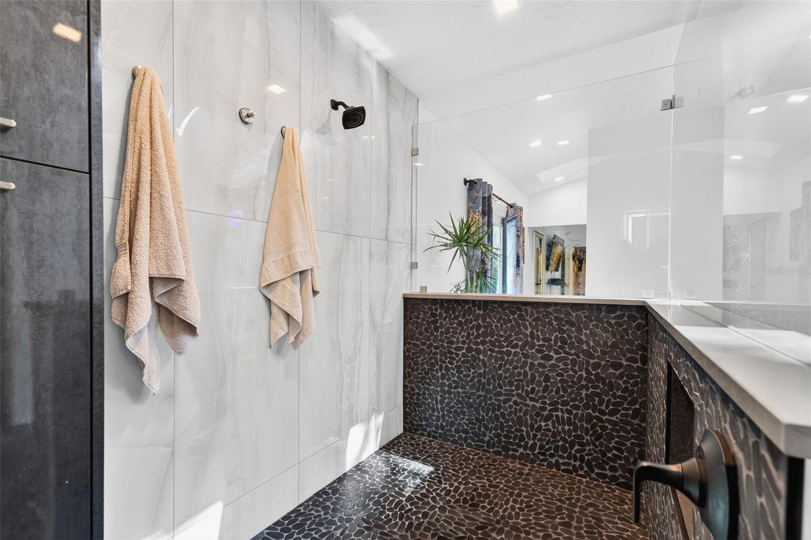 RIVERVIEW LANDINGS - Residential