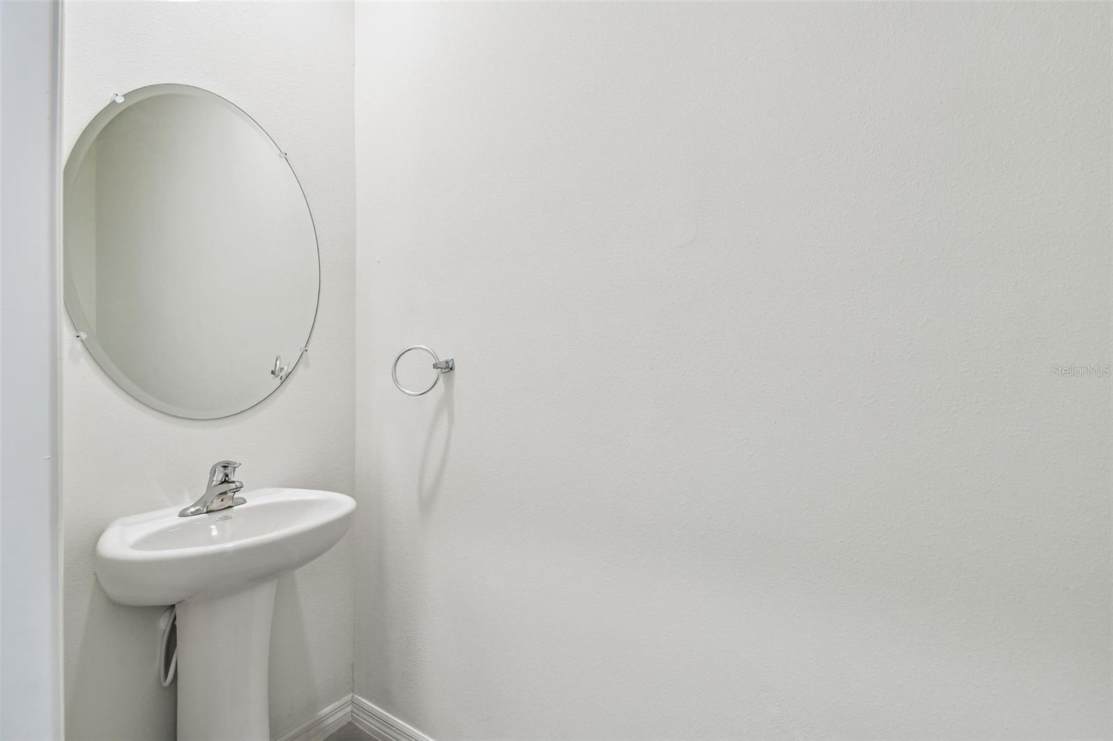 MEADOW RDG PH A-1 - Residential Lease