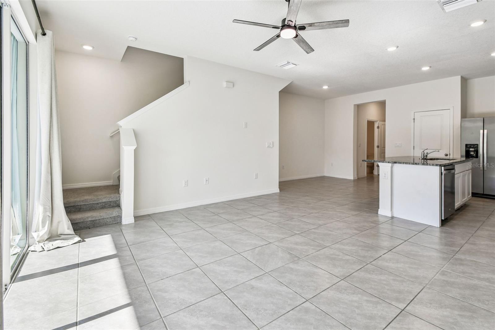 MEADOW RDG PH A-1 - Residential Lease