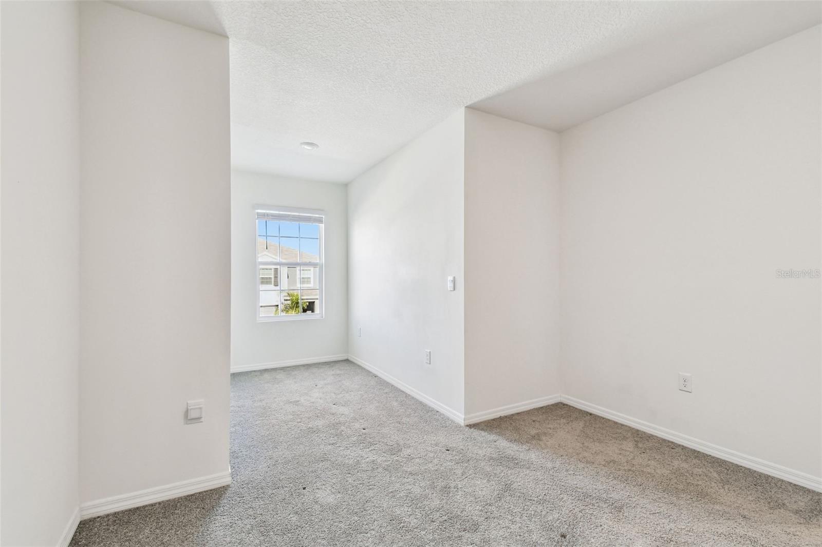 MEADOW RDG PH A-1 - Residential Lease