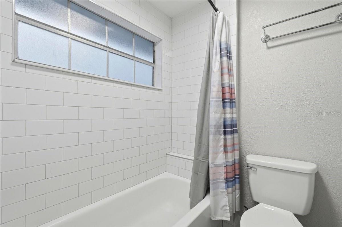 WALK-IN-WATER LAKE ESTATES PH 1 - Residential