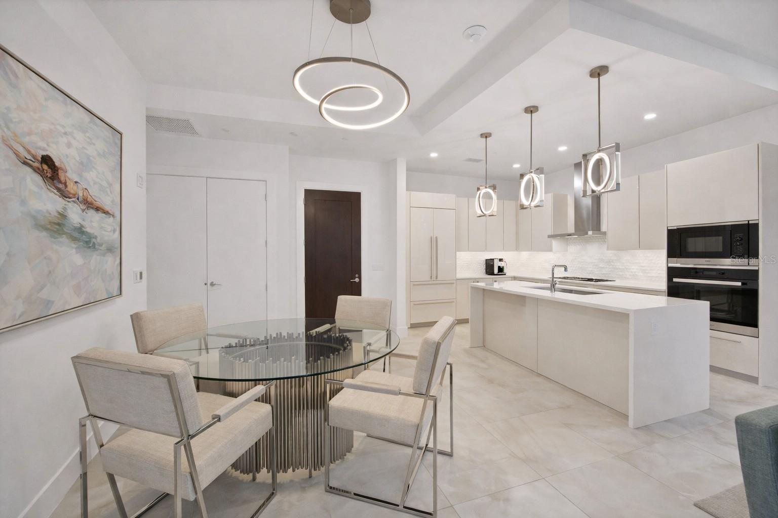 33 S PALM AVENUE 902