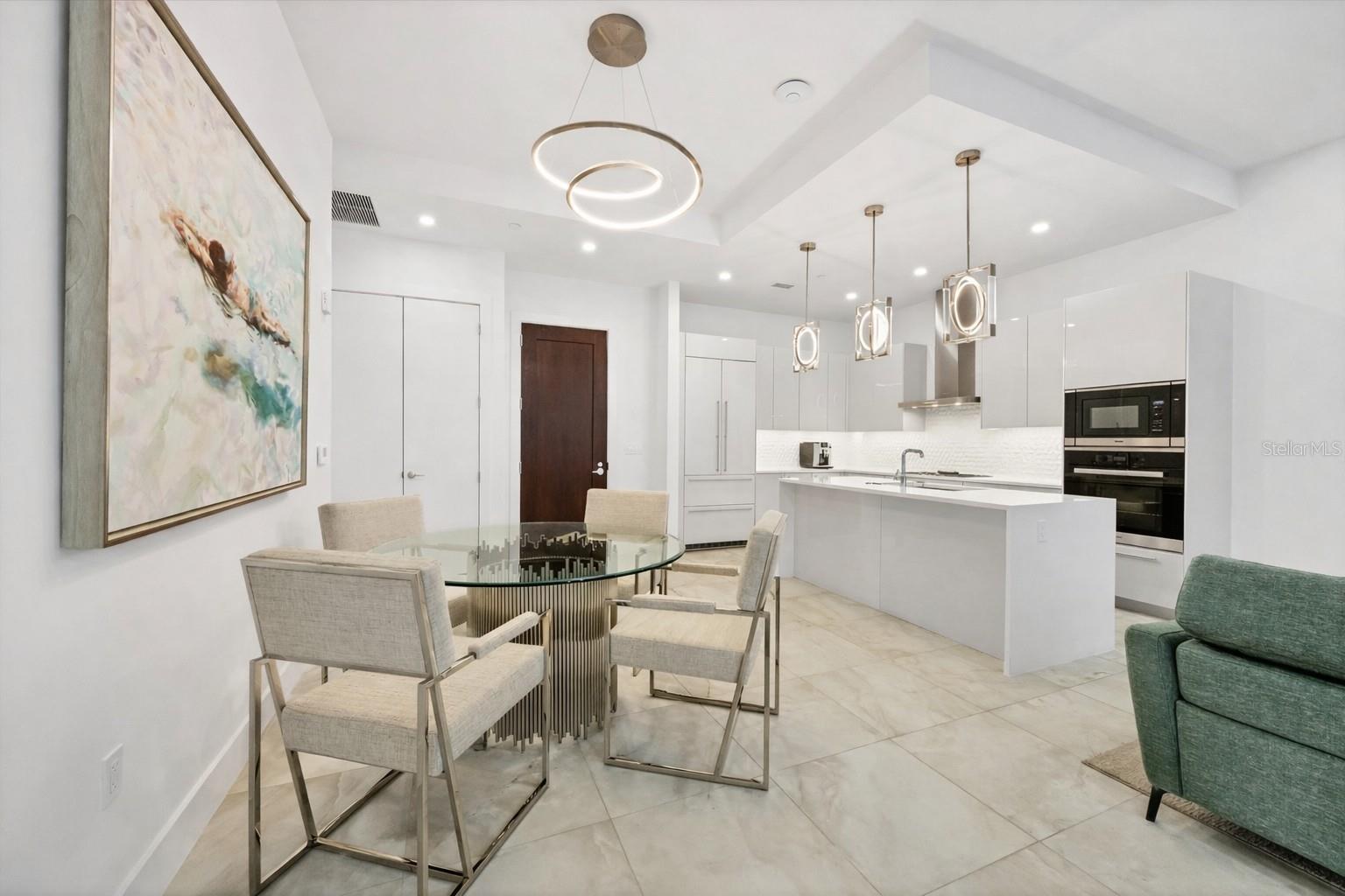 THE DEMARCAY - Residential