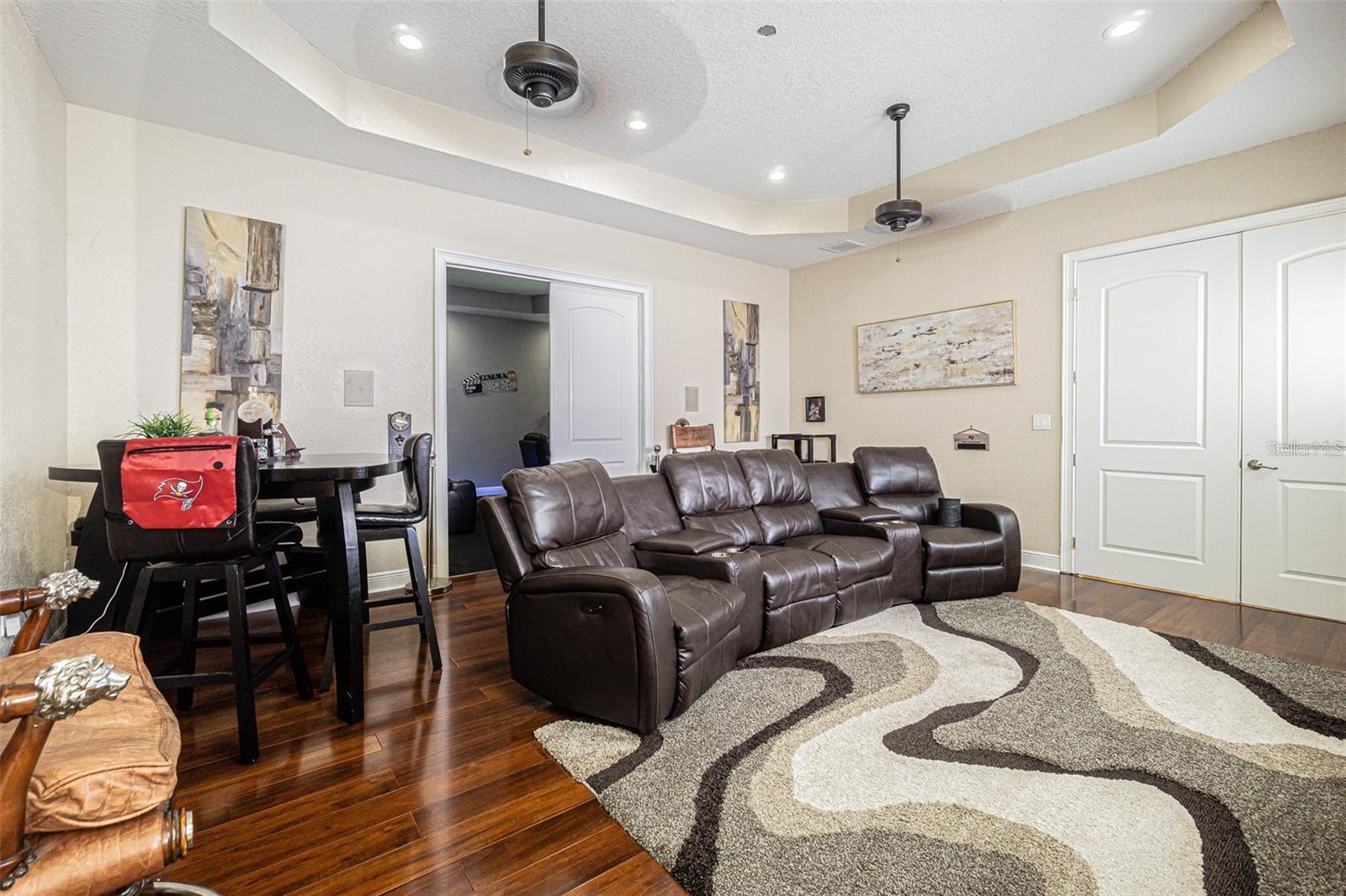 DOVER GROVES - Residential