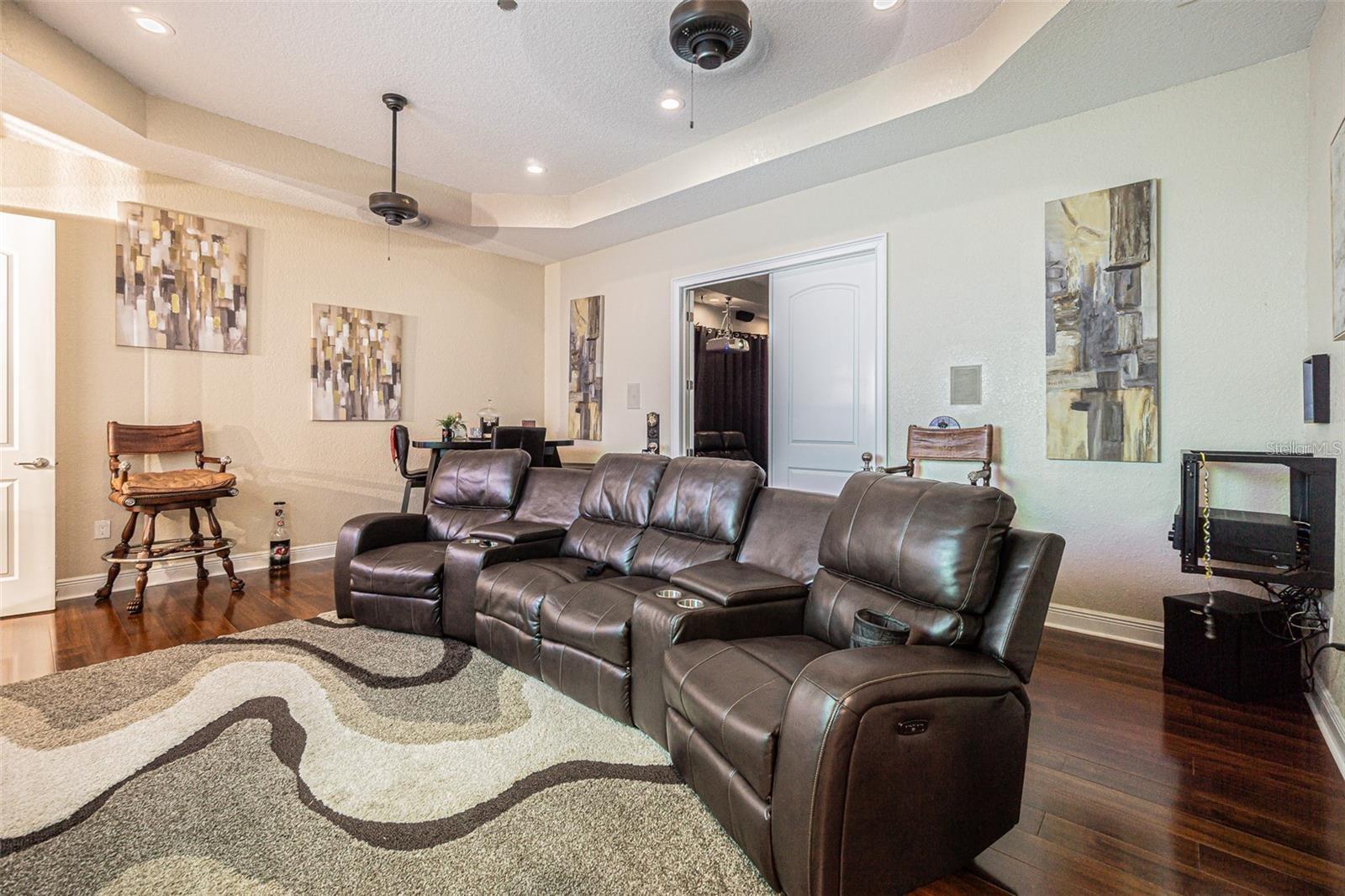 DOVER GROVES - Residential