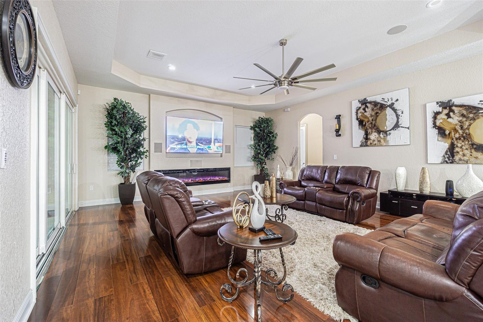 DOVER GROVES - Residential