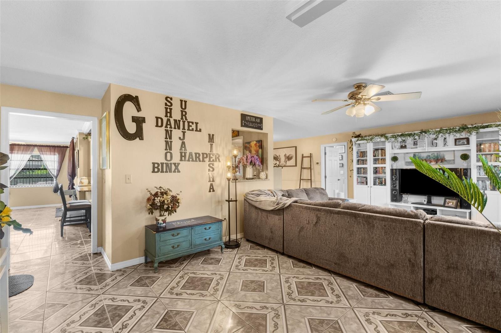 SPRING HILL - Residential