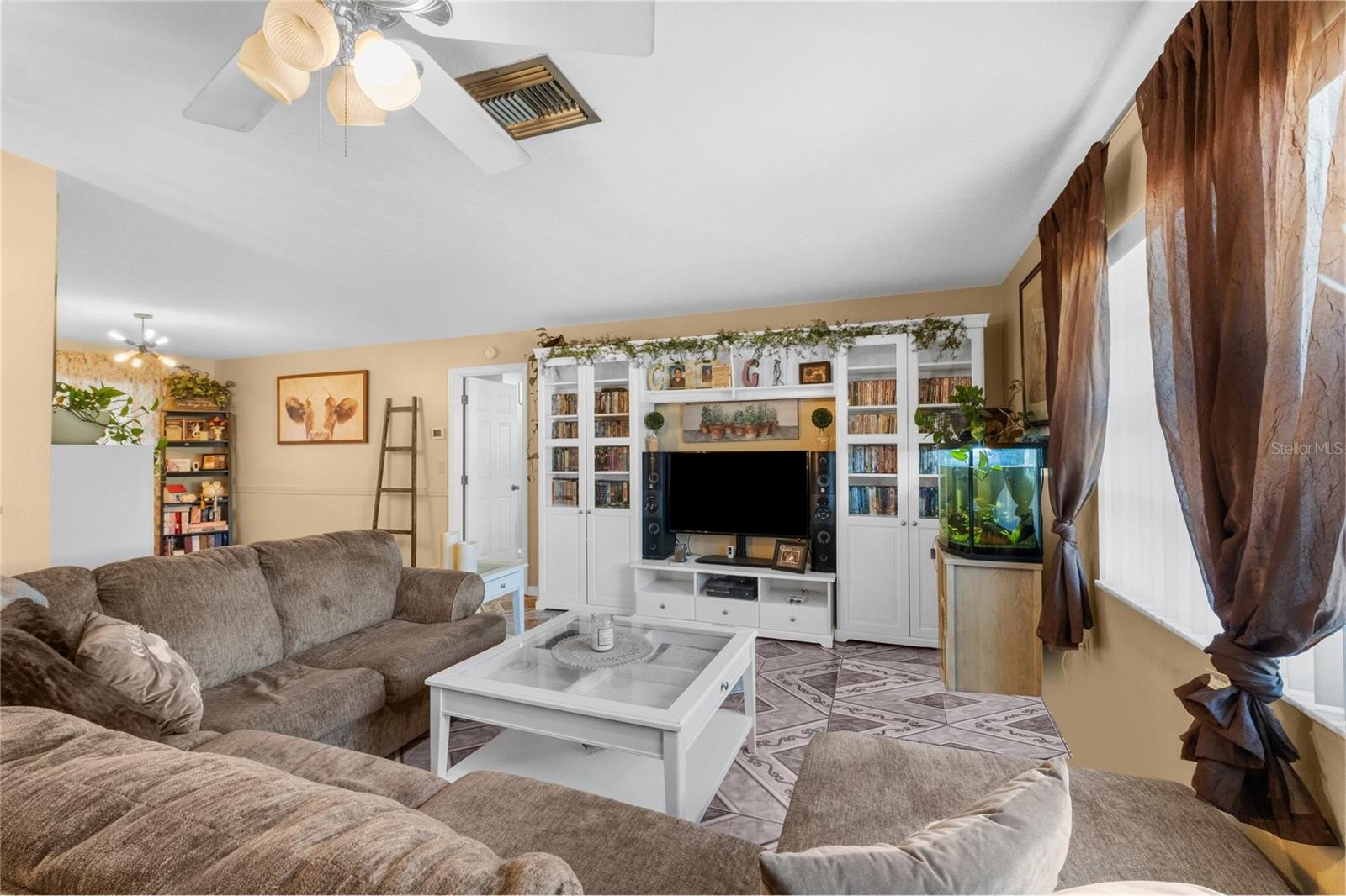 SPRING HILL - Residential