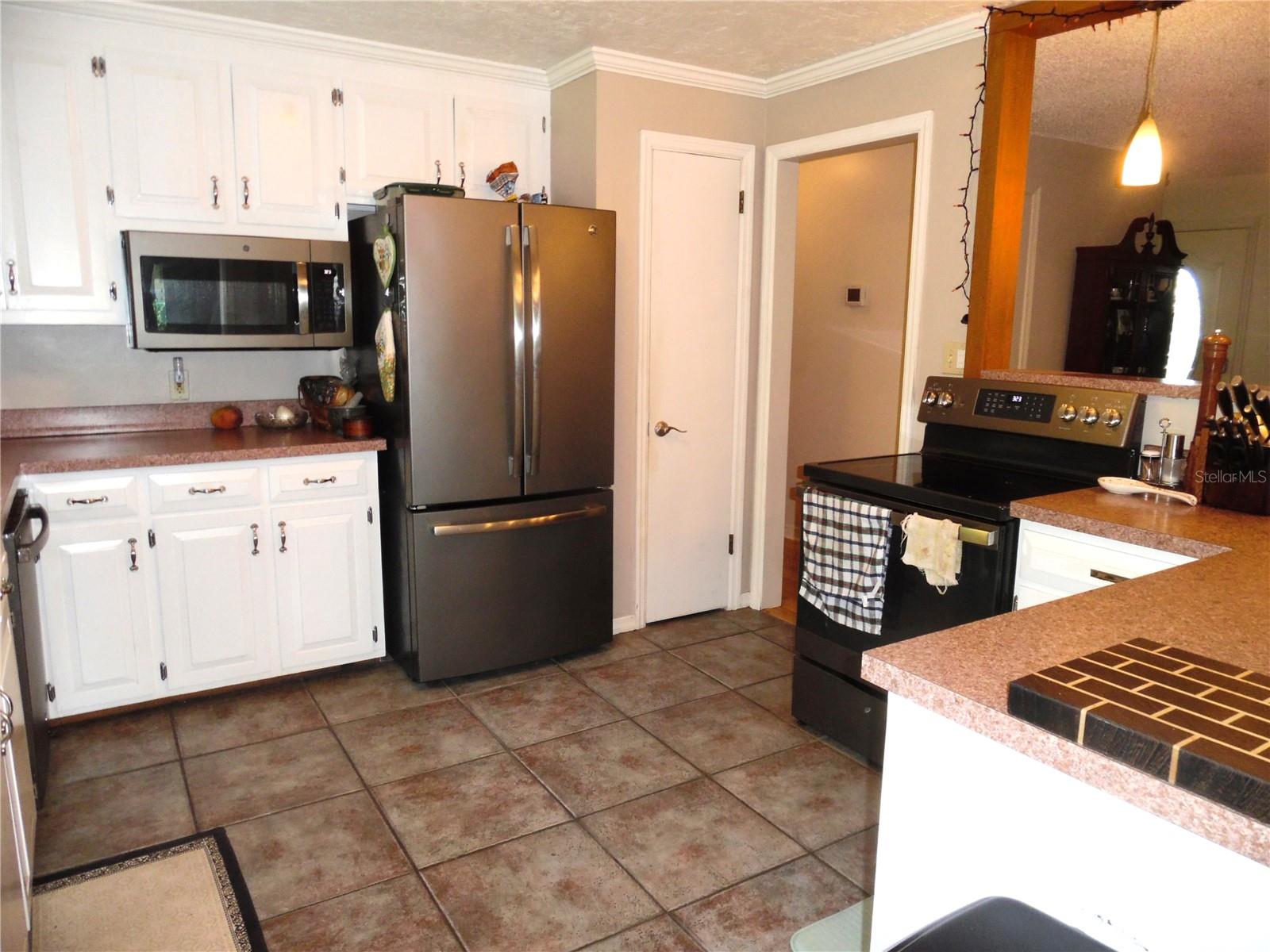 40 N TRIPLET LAKE DRIVE