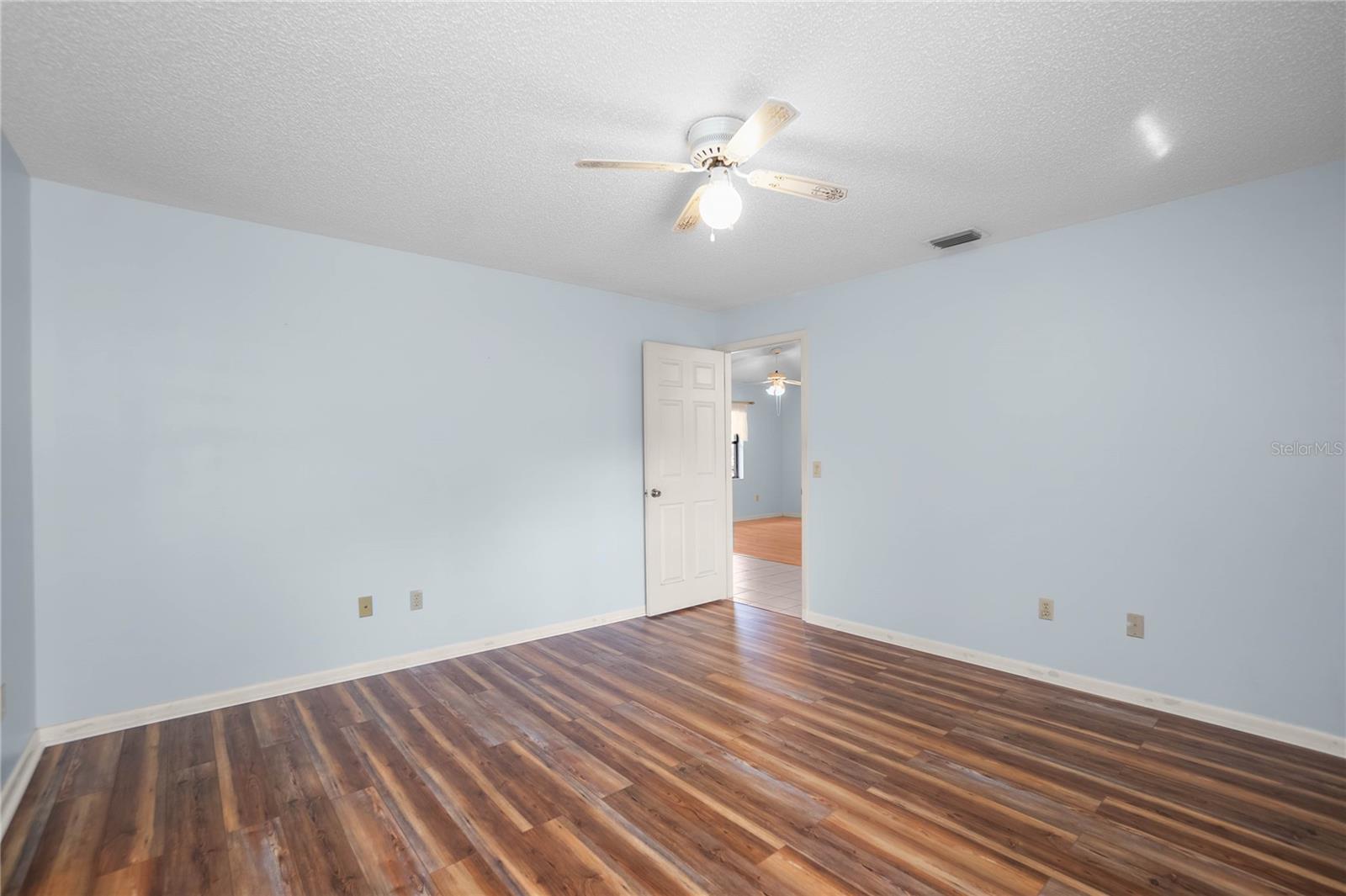 LAKE ESTATES - Residential