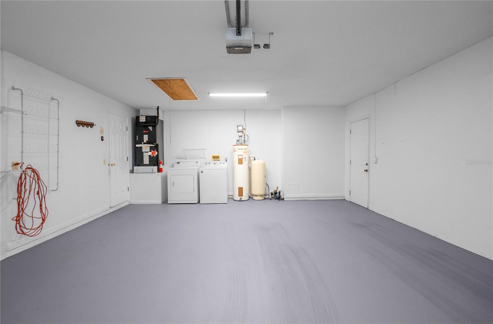 LAKE ESTATES - Residential