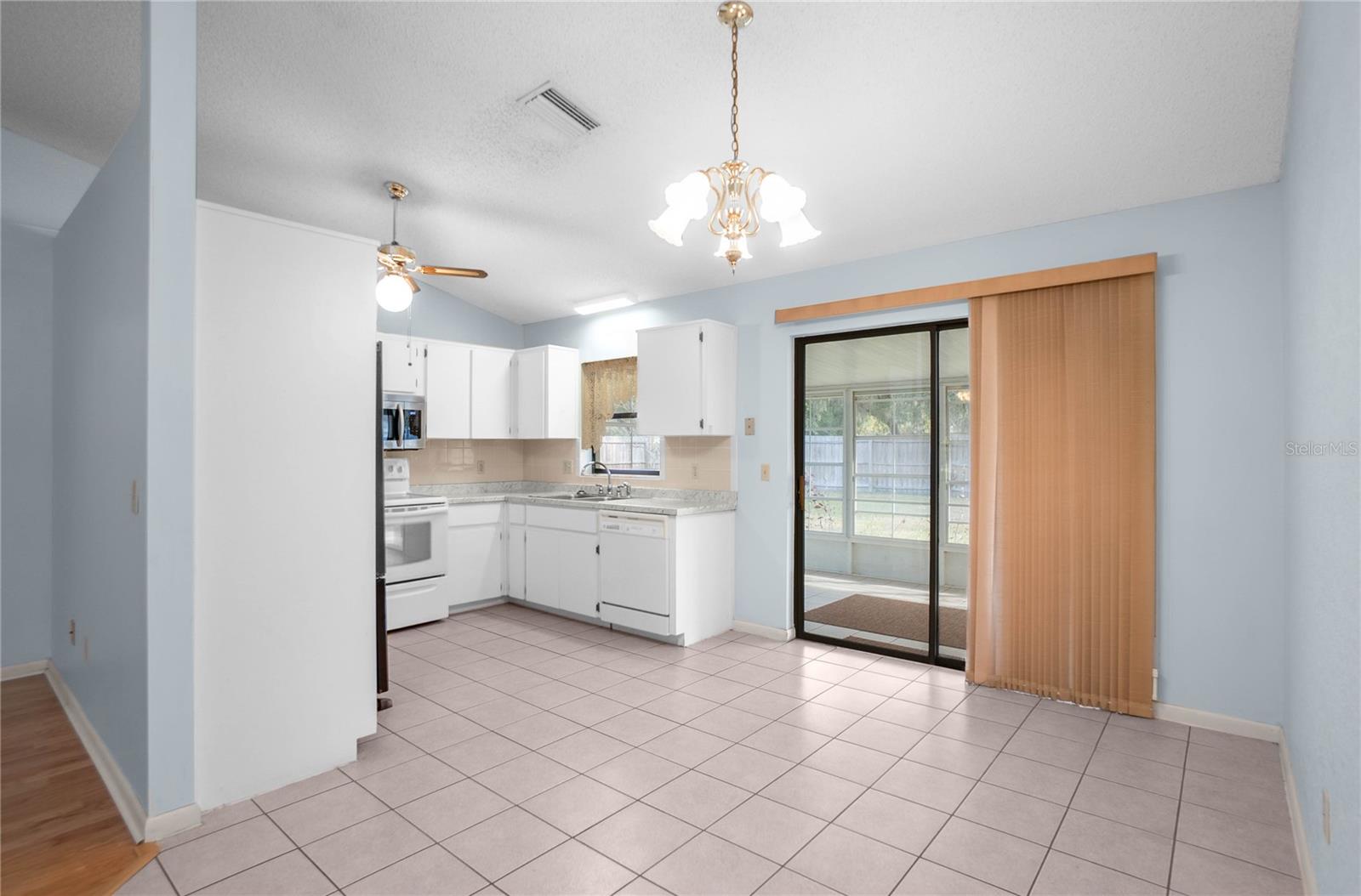 LAKE ESTATES - Residential