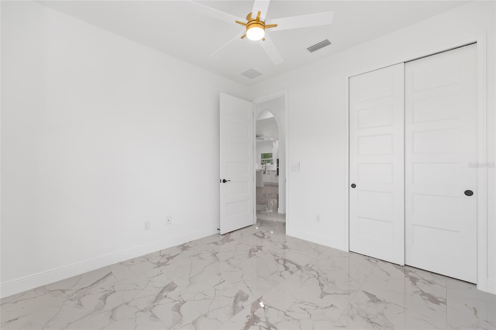 ROLLING HILLS UN 4 - Residential