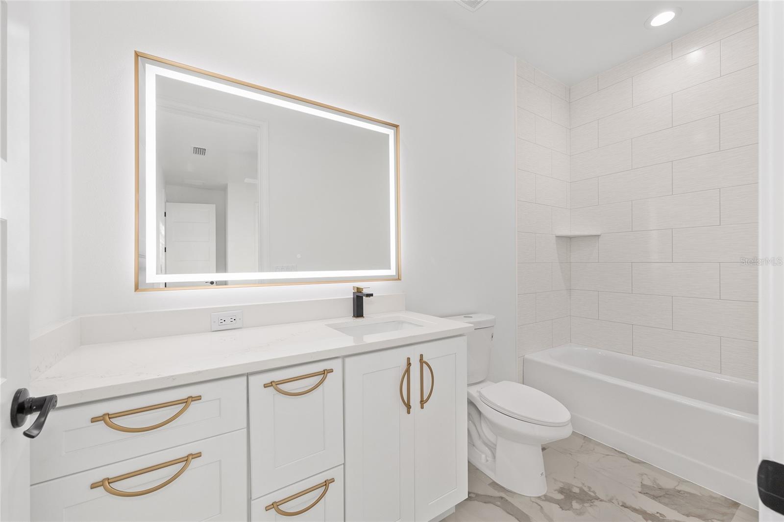 ROLLING HILLS UN 4 - Residential