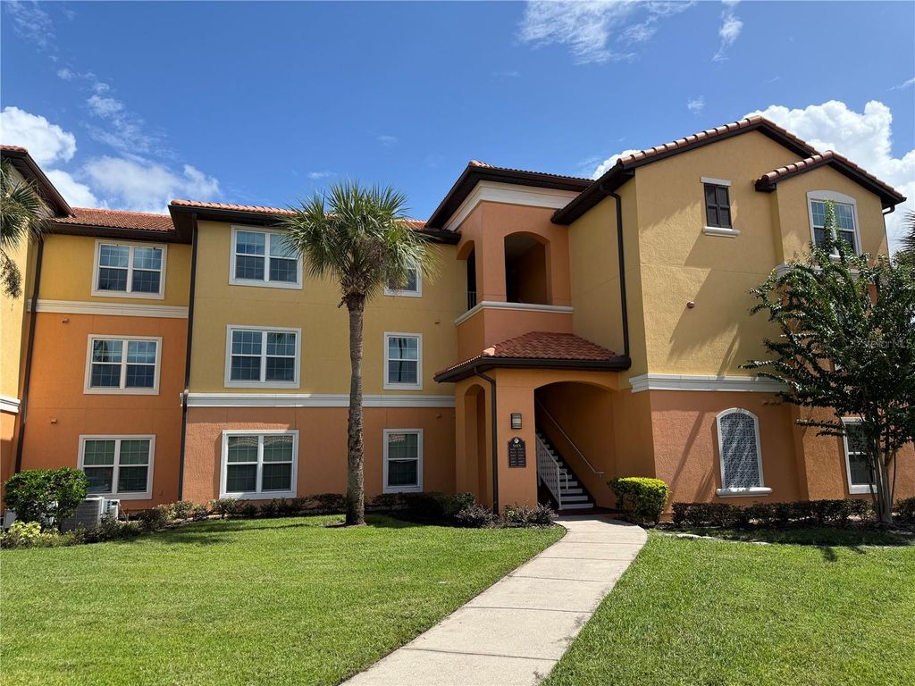 Photo of 5455 Vineland Road #3302, Orlando, FL 32811 (MLS # O6355662)