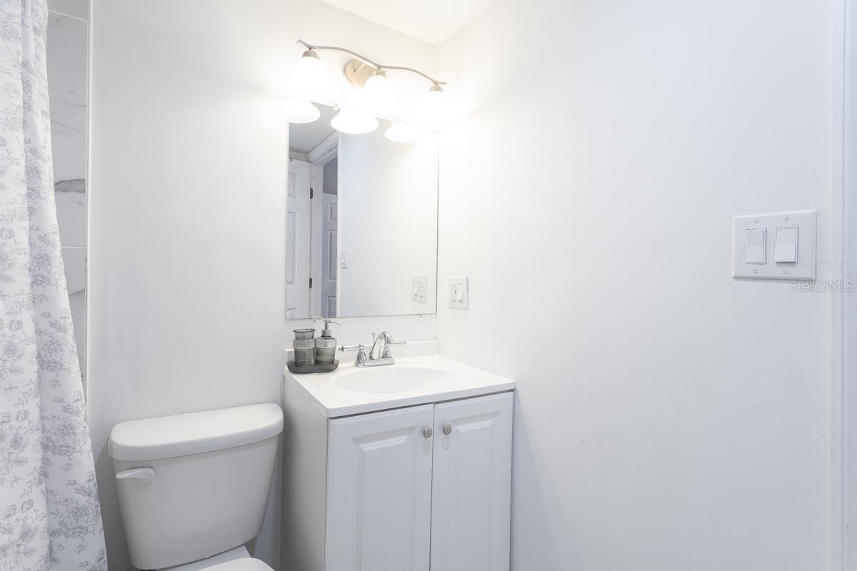 TEMPLE CREST UNIT 2 - Residential Lease