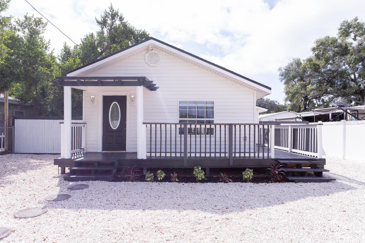 Live 1 and rent out the others!! Excellent rental opportunity in Temple Crest! This spacious property features 3 bedrooms and 3 bathrooms, each with its own private entrance and kitchenette area, offering both comfort and privacy. The main suite includes a full kitchen, dining area, and private bathroom—ideal for those seeking extra space or multi-generational living.
Located in a well-established community near USF, Busch Gardens, major hospitals, shopping, and dining, this home provides convenience and flexibility. The large backyard offers ample space for outdoor activities, and with no HOA or CDD fees, it’s a fantastic value.
Perfect for tenants looking for a home with independent living spaces and a central Tampa location.