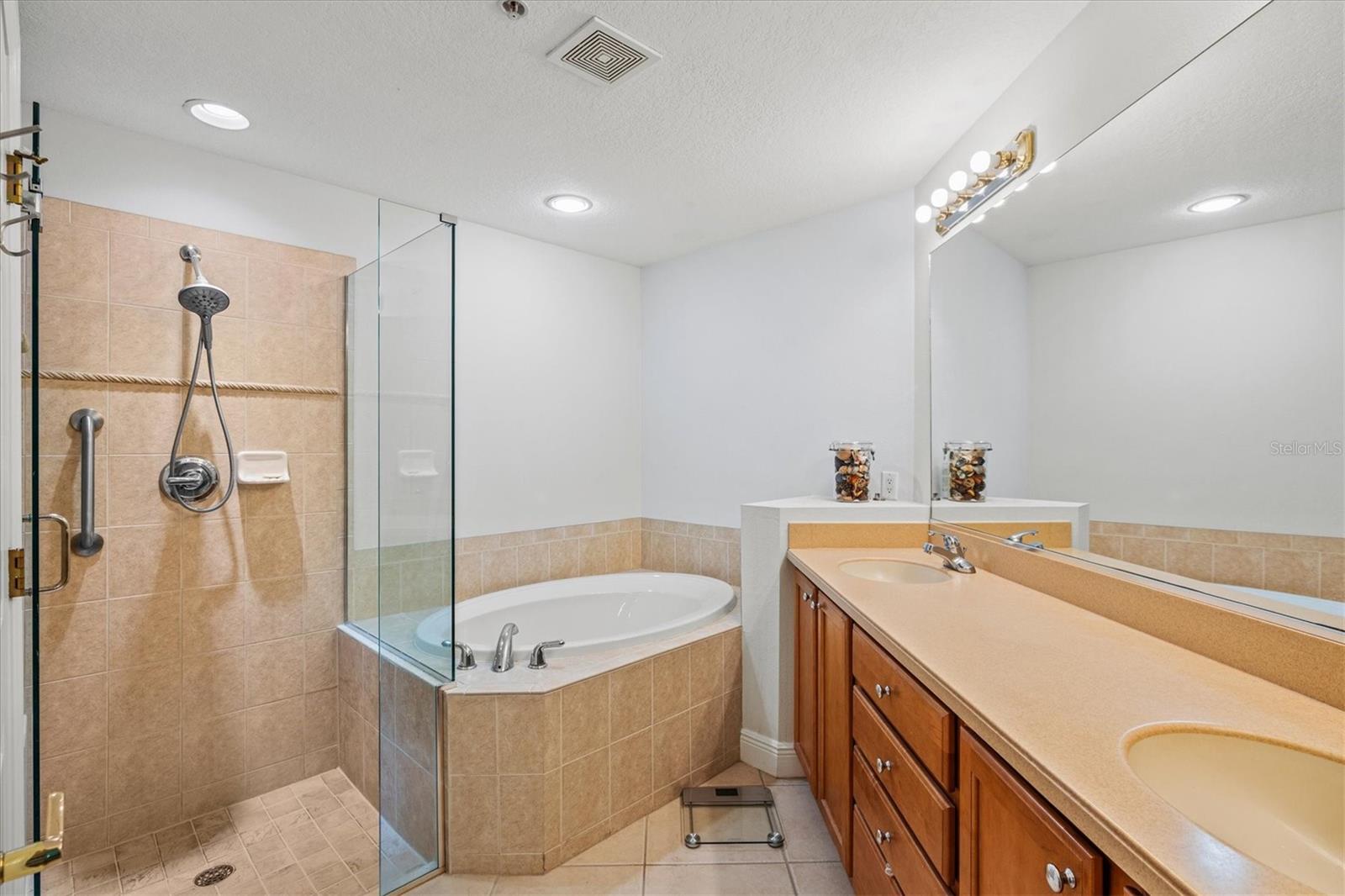 MIRAMAR LAGOONS AT LAKEWOOD RANCH II - Residential