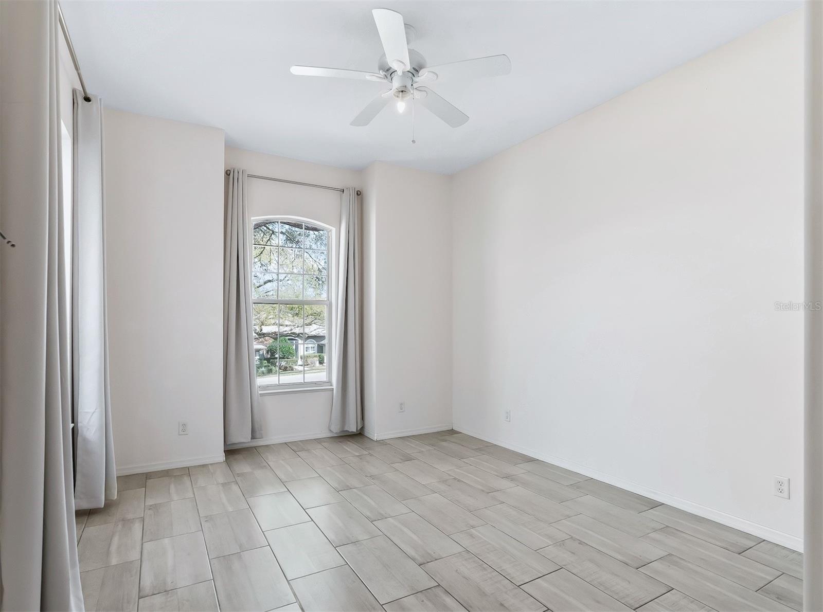 HARBOR HILLS UN #1 - Residential