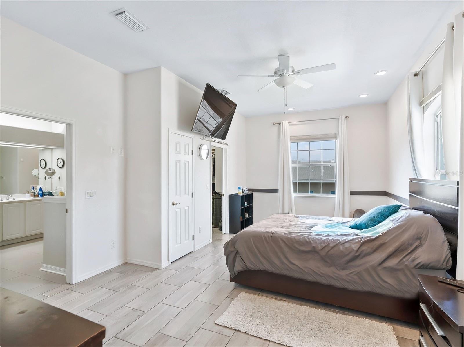 HARBOR HILLS UN #1 - Residential