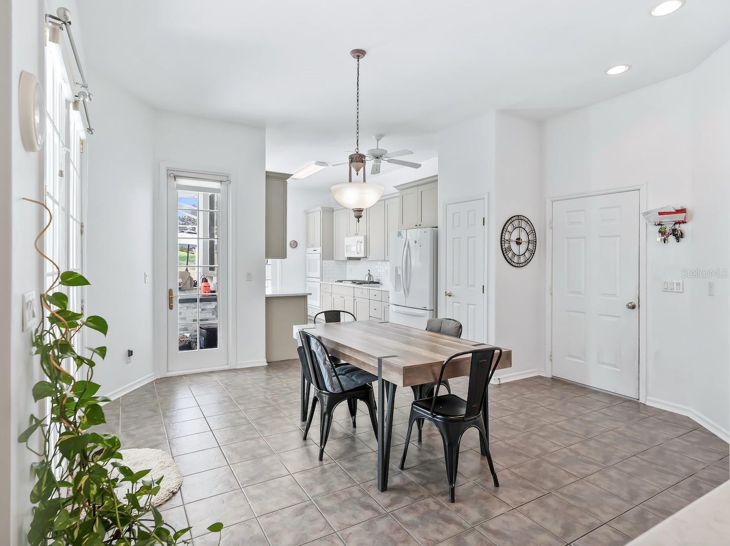 HARBOR HILLS UN #1 - Residential