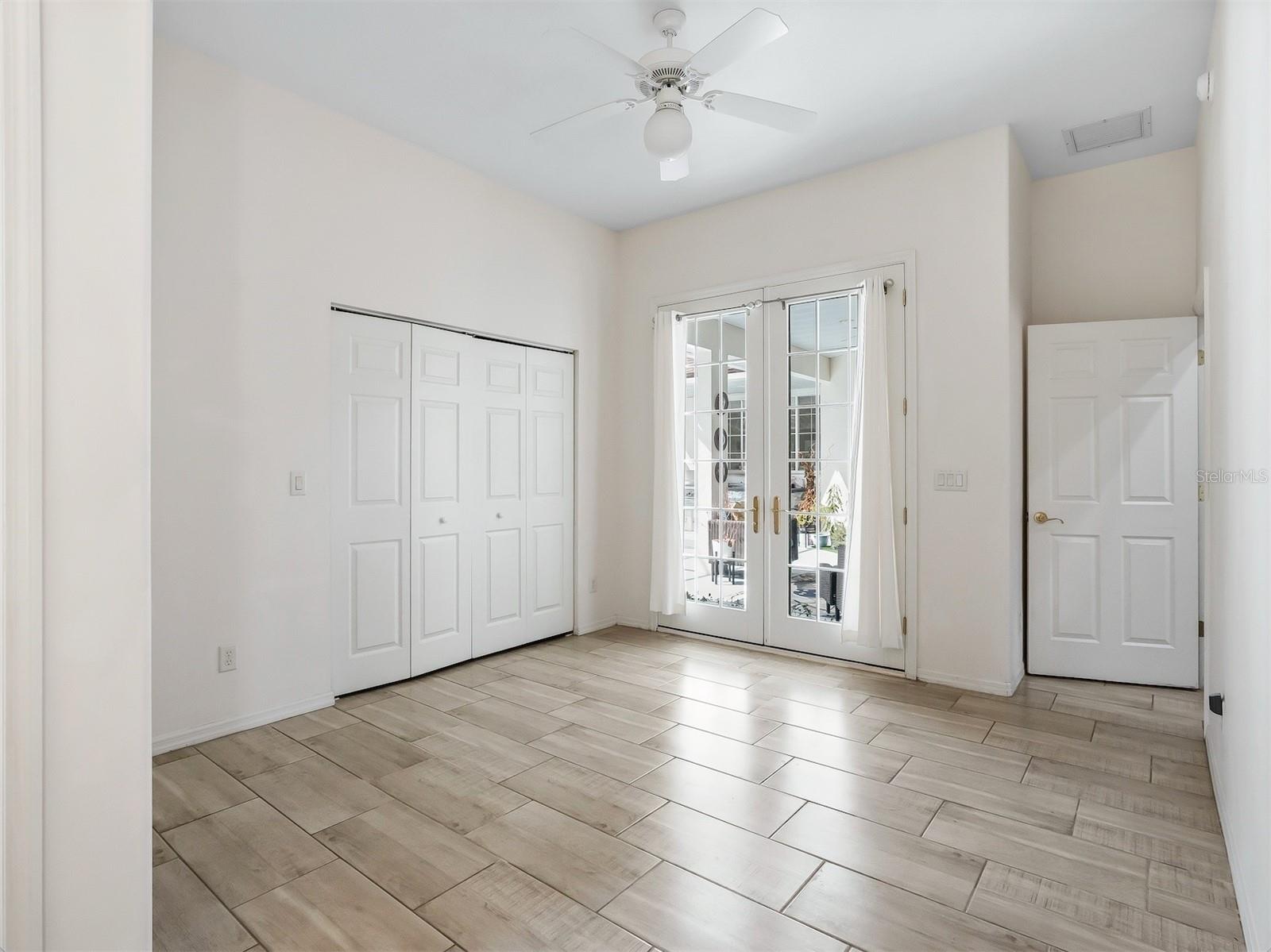 HARBOR HILLS UN #1 - Residential