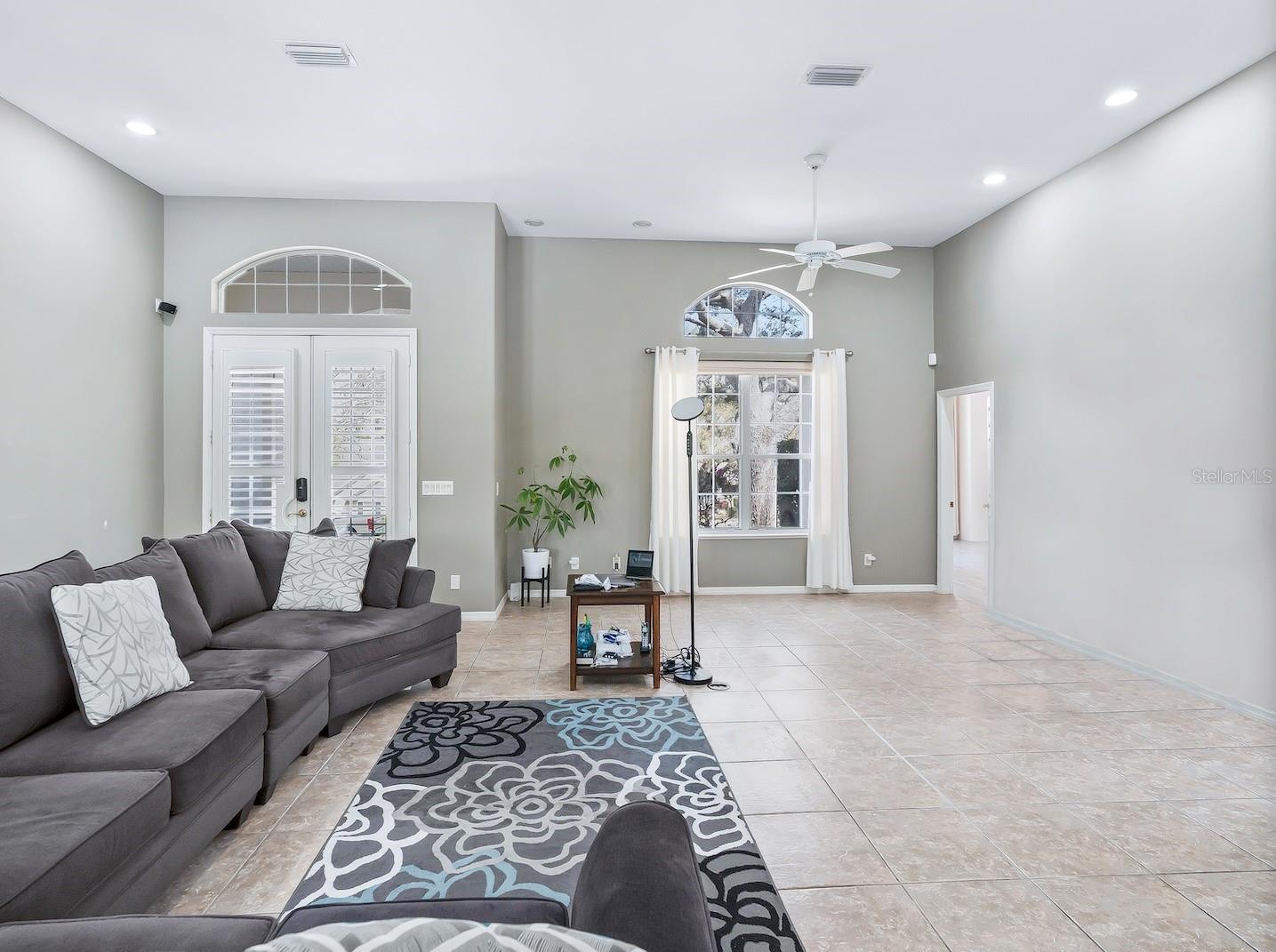 HARBOR HILLS UN #1 - Residential