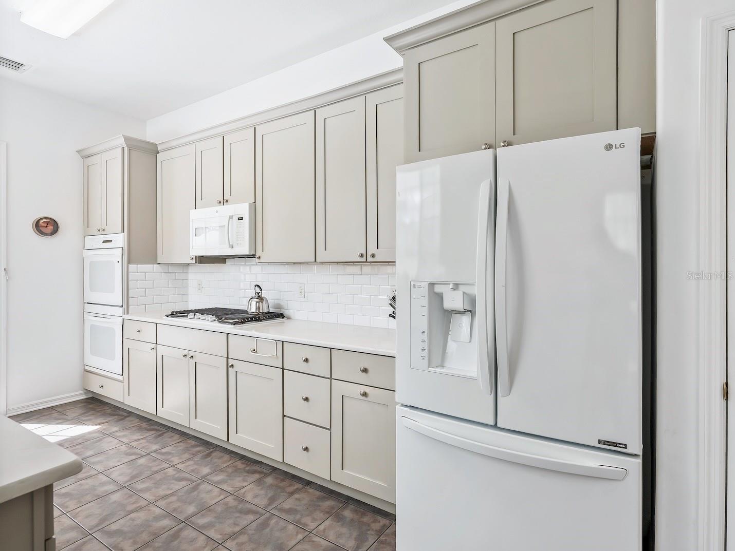 HARBOR HILLS UN #1 - Residential