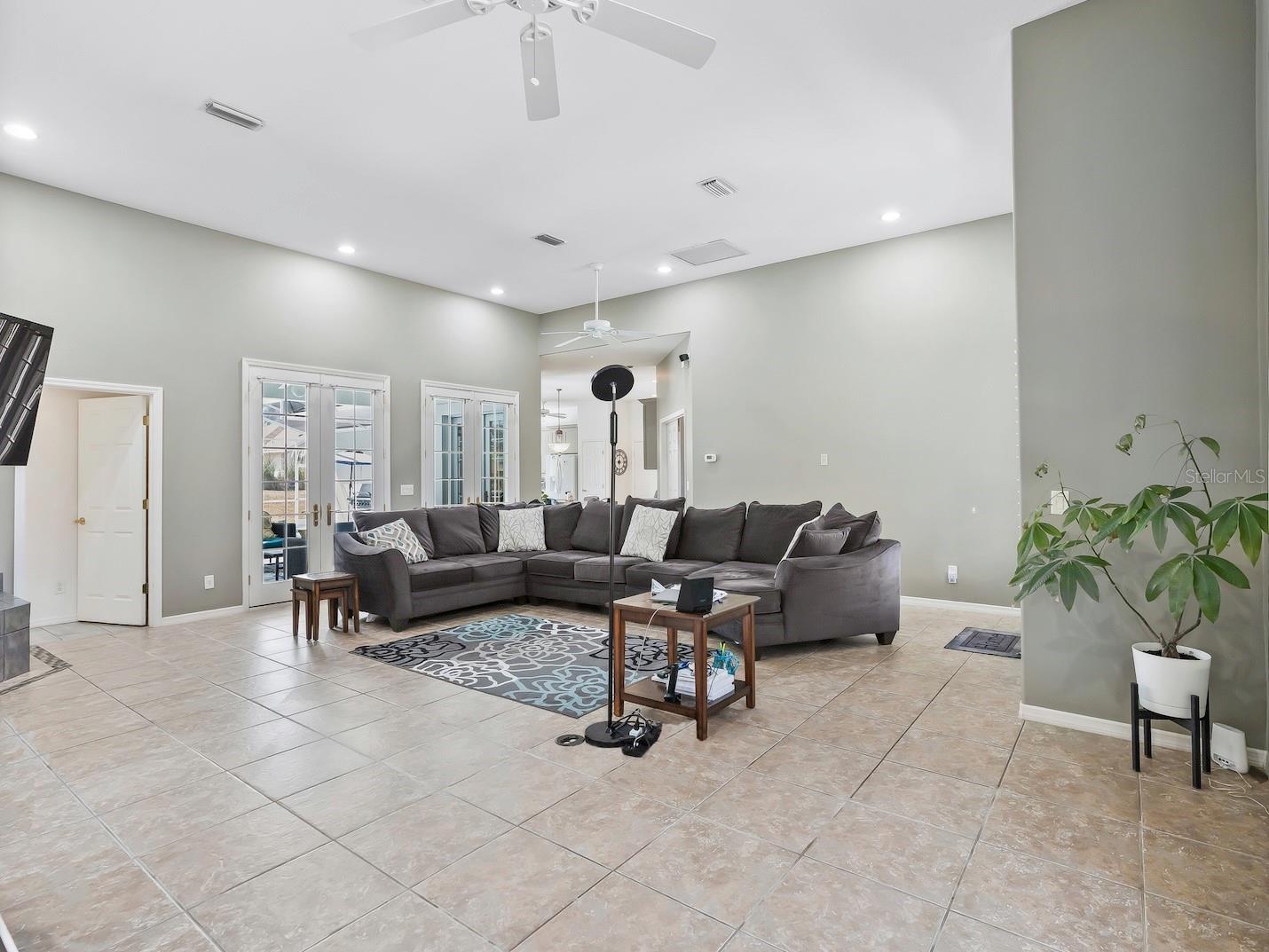 HARBOR HILLS UN #1 - Residential