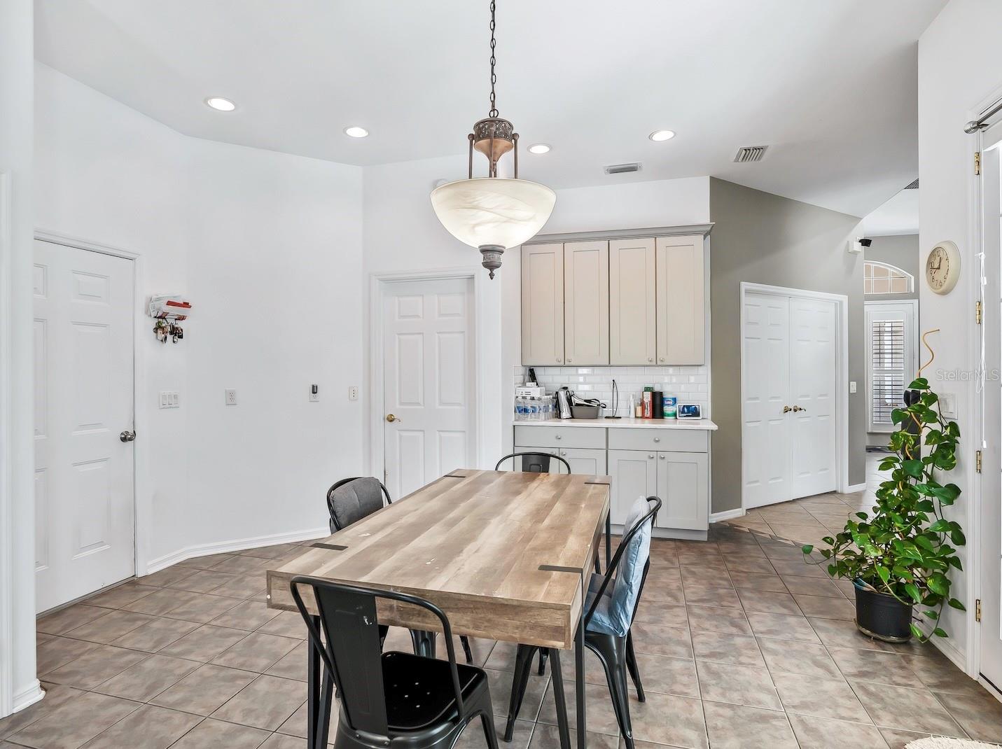 HARBOR HILLS UN #1 - Residential