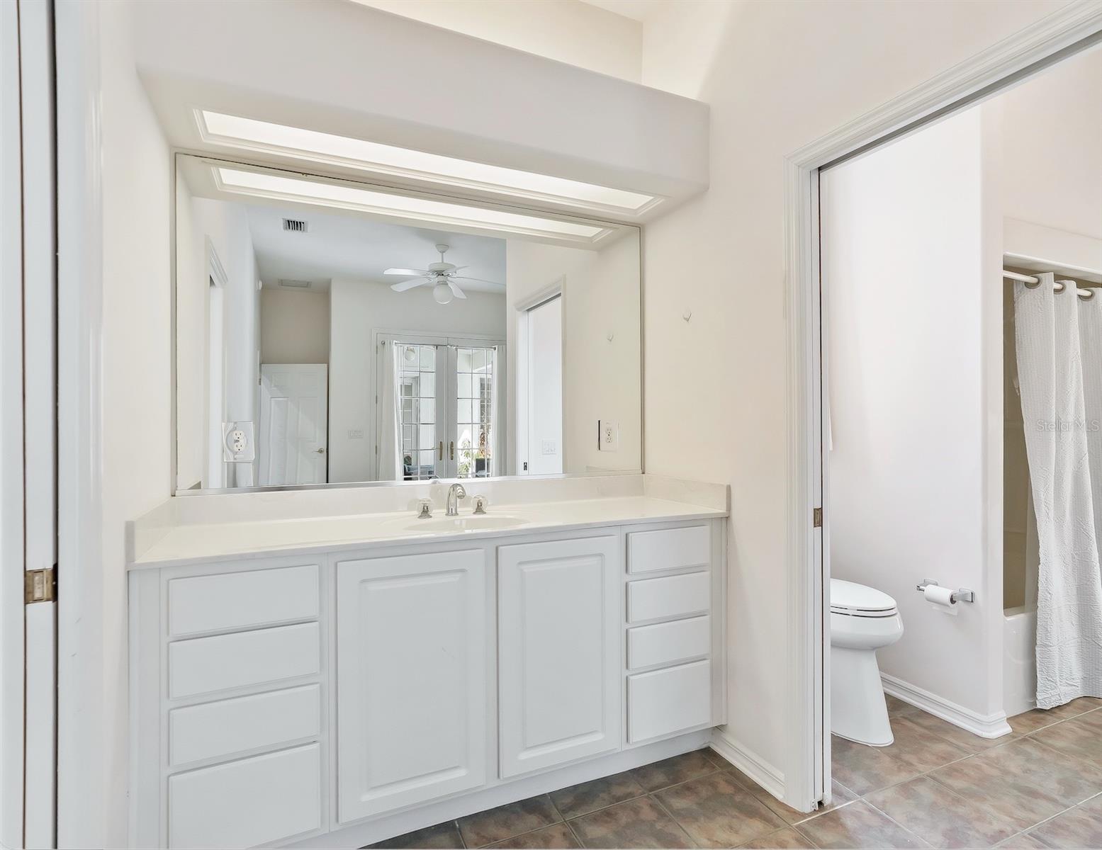 HARBOR HILLS UN #1 - Residential