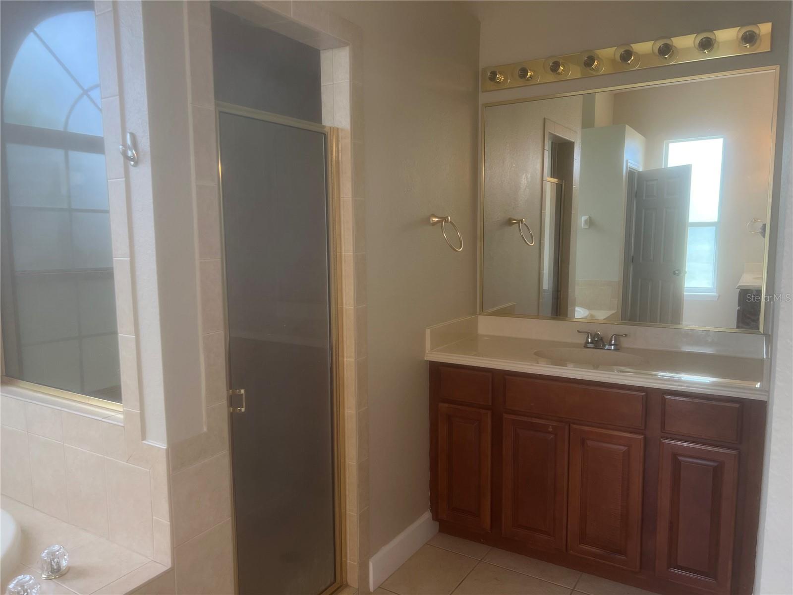 KINSLEY COURT - Residential