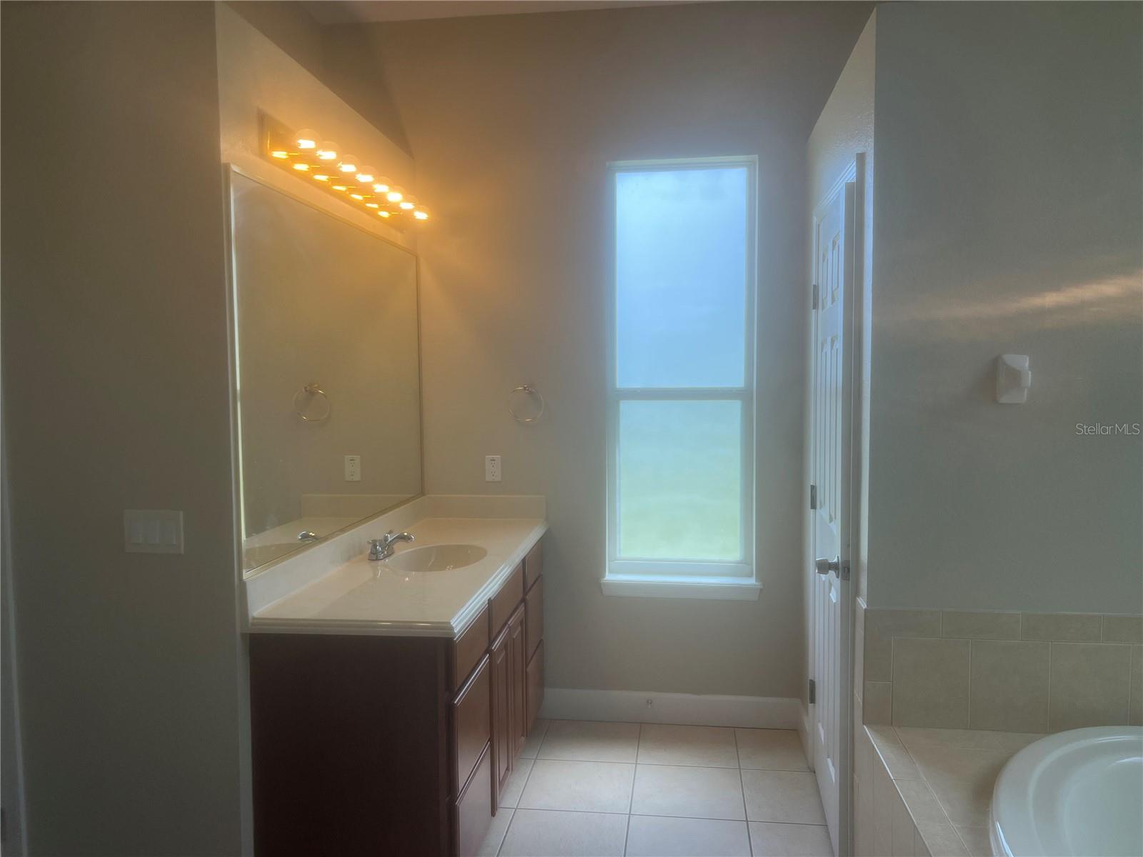 KINSLEY COURT - Residential