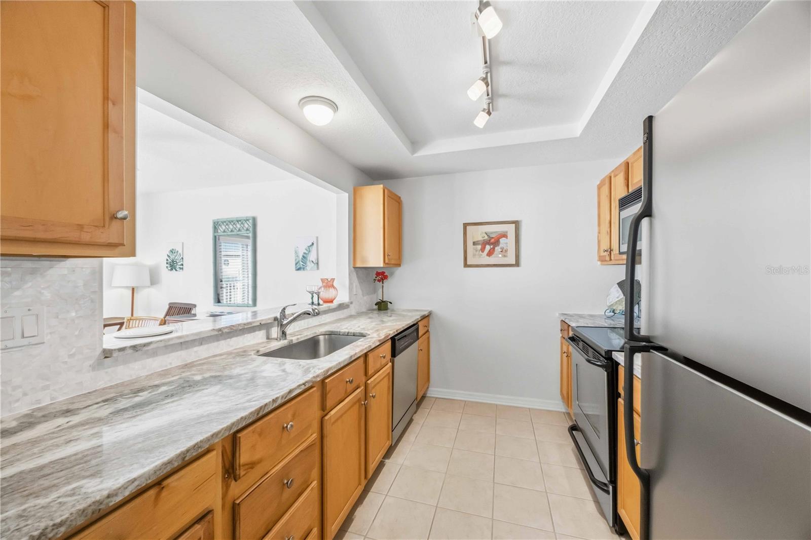 PALMS/WATERS EDGE - Residential