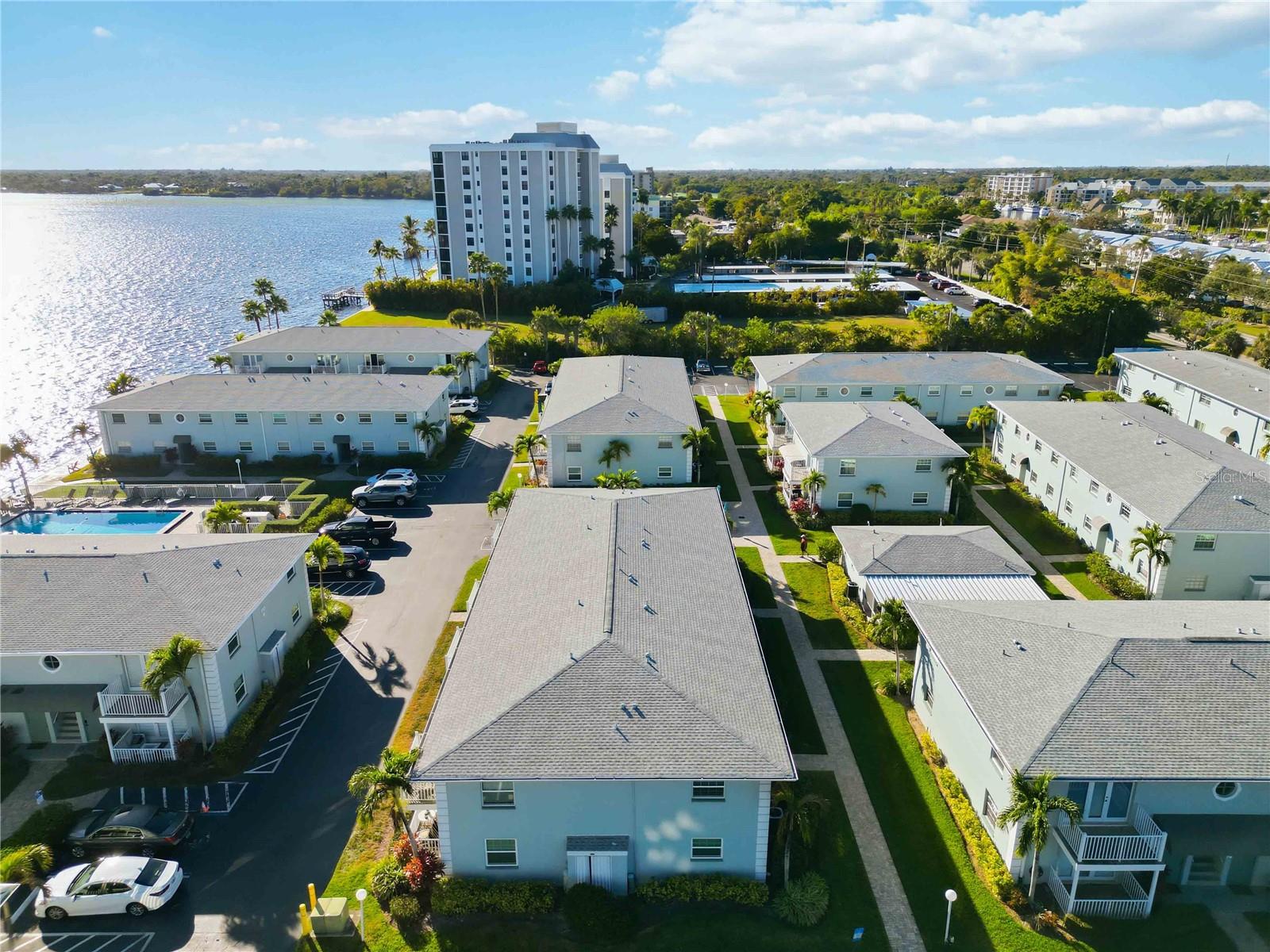 PALMS/WATERS EDGE - Residential