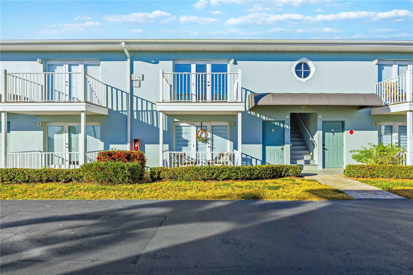 PALMS/WATERS EDGE - Residential